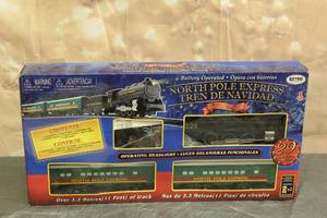 lot 84 image: EZTEC NORTH POLE EXPRESS TRAIN SET IN ORIGINAL BOX&nbsp