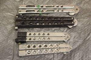 lot 99 image: TOTAL OF 4 TRAINING BUTTERFLY MARTIAL ARTS KNIVES  SEE PICS&nbsp