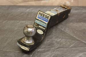 lot 109 image: REESE TOWPOWER HITCH WITH 1 78 BALL&nbsp