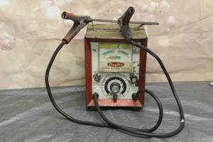 lot 111 image: VINTAGE DAYTON 32634A BATTERY TESTER&nbsp