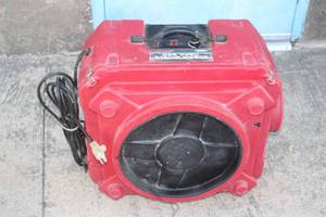 lot 34 image: ALORAIR CLEAN SHIELD HEPA 550 AIR SCRUBBER&nbsp