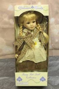 lot 127 image: VICTORIAN BEAUTY FAIRYTALE DOLL COLLECTION IN ORIGINAL BOX, 13H&nbsp