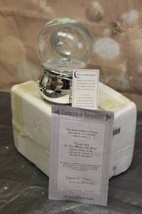 lot 149 image: 2015 THE BRADFORD EXCHANGE I LOVE YOU TO THE MOON AND BACK  MUSICAL GLITTER GLOBE WITH COA