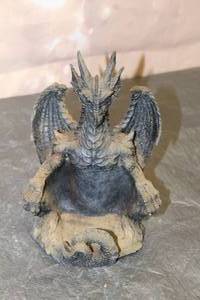 lot 161 image: DRAGON STATUE SEATED CELTIC FIGURINE CELL PHONE HOLDER&nbsp
