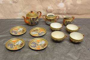 lot 164 image: VINTAGE 11 PC JAPANESE PORCELAIN HANDPAINTED CHINA SET MADE IN JAPAN&nbsp
