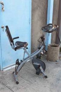lot 173 image: PLENY FOLDING EXERCISE INDOOR STATIONARY BIKE&nbsp