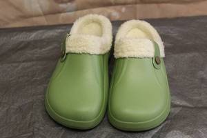 lot 201 image: GREEN CHAY CHAX FUR LINED CLOGS SIZE 42-43&nbsp