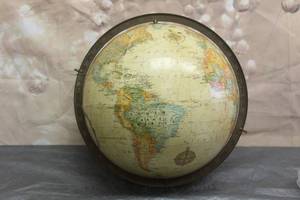 lot 229 image: REPLOGLE 16 DIAM WORLD CLASSIC SERIES UNION OF SOVIET SOCIALIST REPUBLICS GLOBE&nbsp