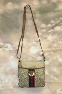lot 237 image: TOMMY HILFIGER CROSS BODY PURSE , 9 X 9