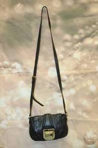 lot 238 image: BLACK MICHAEL KORS LEATHER CHARLTON CROSS BODY PURSE AP-1010,&nbsp 8L X 6H