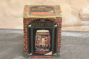 lot 277 image: 1997 BUDWEISER HOLIDAY STEIN IN ORIGINAL BOX CS313