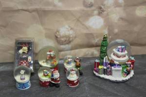 lot 279 image: TOTAL OF 7 ASSORTED SNOW GLOBES  SEE PICS&nbsp