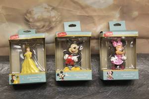 lot 280 image: TOTAL OF 3 SENTIMENTAL STUDIOS DISNEY CHRISTMAS TREE ORNAMENTS , PRINCESS, MICKEY,MINNIE