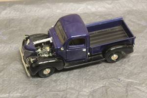 lot 157 image: VINTAGE 1941 PLYMOUTH THRUCK 124 SCALE DIECAST NO 7327868081