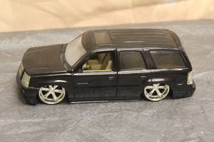 lot 158 image: JADA TOYS 2002 CADILLAC ESCALADE