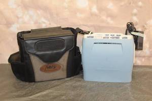 lot 10 image: LIFECHOICE PORTABLE OXYGEN CONCENTRATOR