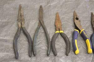 lot 41 image: LOTOF 8 ASSORTED NEEDLE NOSE PLIERS