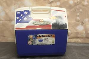 lot 73 image: IGLOO PLAYMATE 16QT ICE CHEST