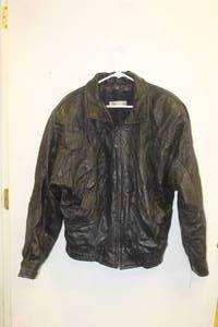 lot 81 image: ANDREW MARCMENS LEATHER JACKET SIZE MED