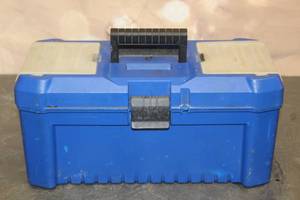 lot 100 image: HYPER TOUGH HYST 16341B 16 TOOLBOX WITH ORGANIZER