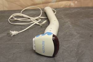 lot 184 image: REVLON REVITASSAGE SPA RVS 1600 HEATED INFARED VIBRATING MASSAGER