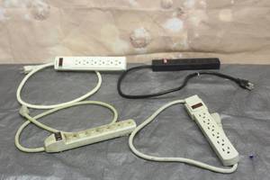 lot 193 image: 4 RELOCATBLE POWER TAP WITH SURGE PROTECTORS