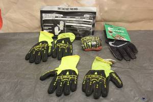 lot 194 image: LOT OF GLOVES WORK AND FOOTBALL