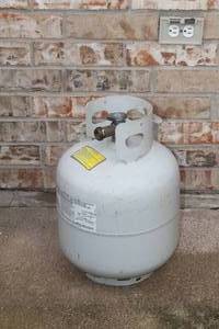 lot 199 image: PROPANE TANK EMPTY