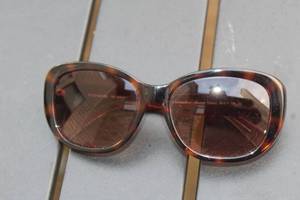 lot 205 image: COACH SUNGLASSES 522013