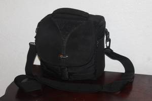 lot 209 image: LOWEPRO CAMERA BAG