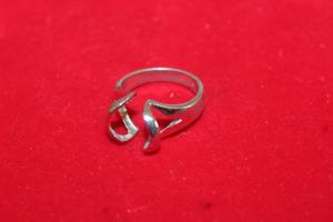 lot 79 image: 925 STERLING SILVER RING 4.9GRAMS