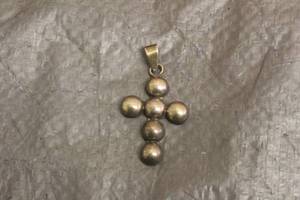 lot 81 image: ANTIQUE MEXICO STERLING SILVER 925 CROSS PENDANT 8.6 GRAMS