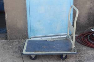 lot 37 image: FOLDING PLATFORM TROLLEYLOADING CART