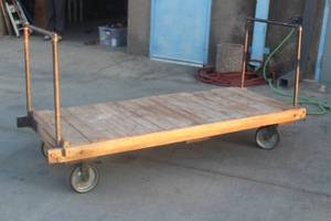 lot 38 image: HEAVY DUTY PLATFORM DOLLY