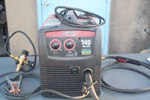 lot 15 image: LINCOLN ELECTRIC 140 PRO-MIG WELDER WITH MANUAL
