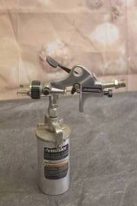 lot 30 image: HUSKY H4910DSG SIPHON FEED DETAIL SPRAY GUN