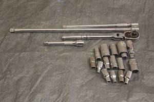 lot 120 image: 19PC KOBALT MINI RATCHET WITH SOCKETS AND EXTENTIONS