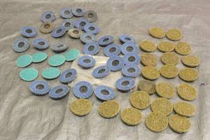lot 127 image: GENEROUS AMOUNT ASSORTED 2 ABRASIVES DISC