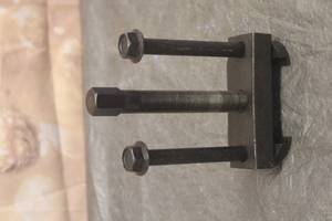 lot 133 image: CRANKSHAFT GEAR PULLER 6535