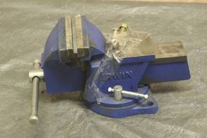 lot 146 image: IRWIN HEAVY DUTY SWIVEL BENCH VISE
