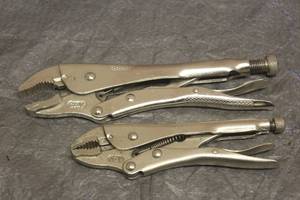 lot 158 image: 2 VISE GRIP PLIERS CR-V
