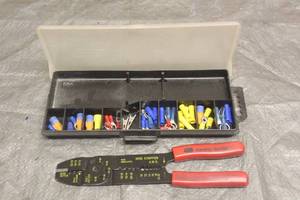 lot 159 image: GARDNER BENDER WIRE STRIPPERCRIMPERCUTTER WITH ACCESSORIES AND CASE