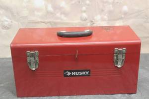 lot 166 image: HUSKY TOOLBOX WITH TRAY CONTENTS INCLUDED