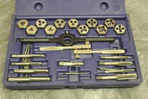 lot 170 image: IRWIN HANSON 24PC METRIC TAP DIE SET WITH CASE 1900205