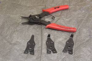 lot 171 image: PT CIRCLIP CONVERTIBLE SNAP RING PLIERS WITH ATTACHMENTS