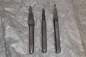 lot 199 image: 3 CHISELPUNCH TOOLS  INCLUDING MAC AND CRAFTSMAN