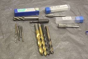 lot 200 image: LOT OF ASSORTED DRILL BITS INCLUDING SPECIALTY BITS