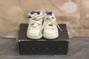 lot 218 image: VINTAGE NIKE AIR JORDAN 5 RETROS SIZE 3C WITH BOX