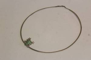 lot 235 image: AUSTRALIA SILVER 925 NECKLACE AND GREEN STONE FROG PENDANT WEIGHS 10.5 GRAMSHAS 1.15TH 14KT GOLD