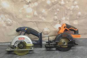 lot 248 image: 2 CIRCULAR SAWS RYOBI P501 AND BLACK AND DECKER BDCCS20 NO BATTERIES OR CHARGER